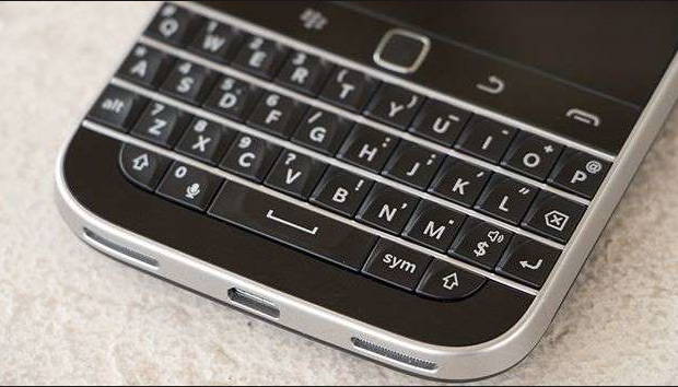 Blackberry no se rinde y sacará un teléfono con teclado físico