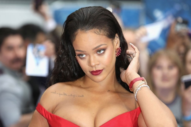 ¡AYY MI MADRE! Grupo islámico senegalés declara a Rihanna ‘persona non grata’ ante su visita