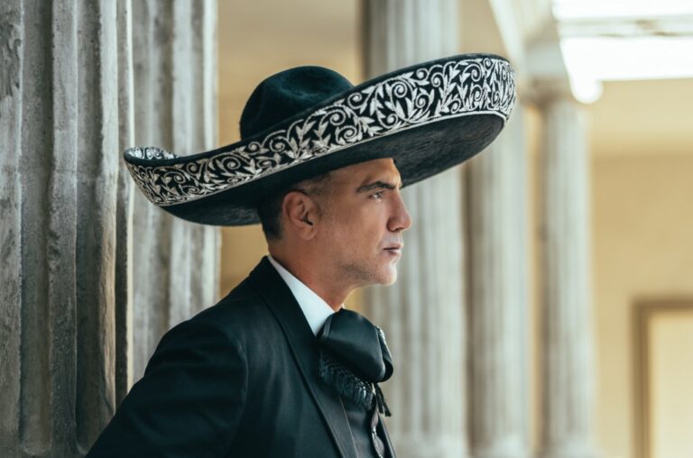 alejandro-fernandez-canta-las-canciones-de-vicente-fernandez-en-album-y-gira-‘de-rey-a rey’