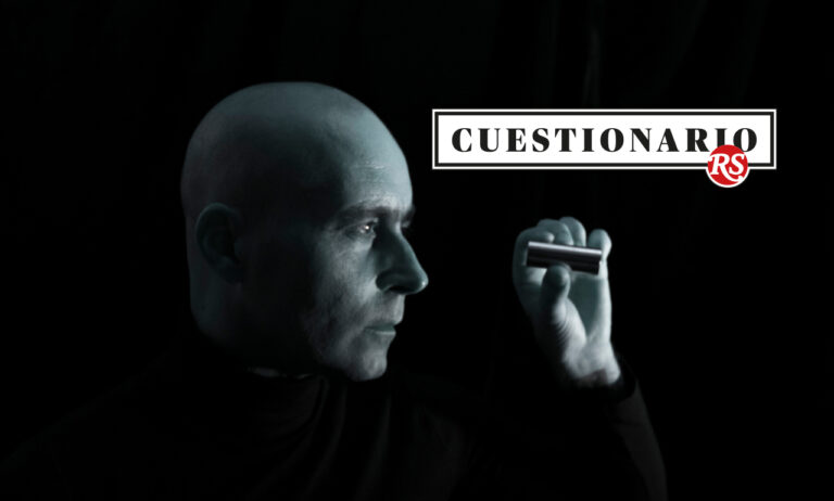 [cuestionario-rs]-javier-corcobado:-“la-oscuridad-y-la-melancolia-generan-bellas-canciones”