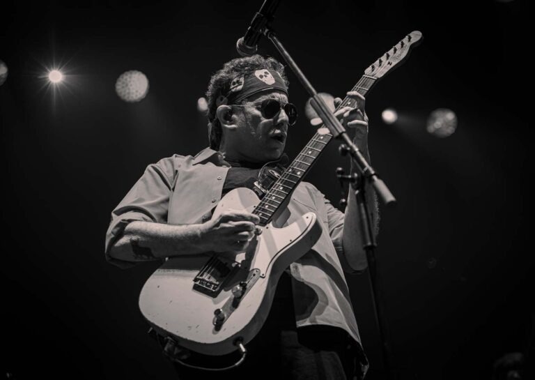 andres-calamaro-sigue-invicto-como-aquel-torero-que-no-quiere-dejar-de-torear
