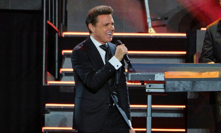 el-sol-brillo-con-fuerza-en-cdmx:-asi-fue-la-llegada-de-luis-miguel-al-estadio-gnp 