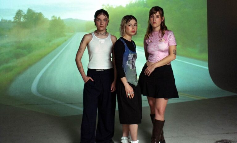 “no-somos-artistas-idilicas,-somos-tres-chicas-que-hacen-musica”,-carino