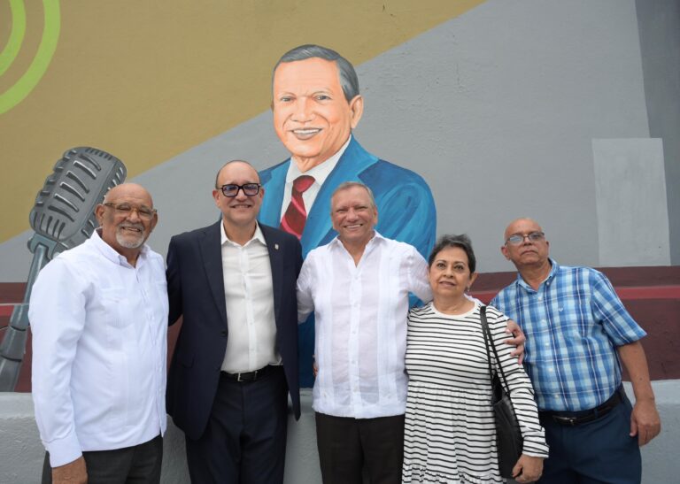 Leonardo Aguilera es homenajeado con mural en Santiago leonardo-aguilera-es-homenajeado-con-mural-en-santiago