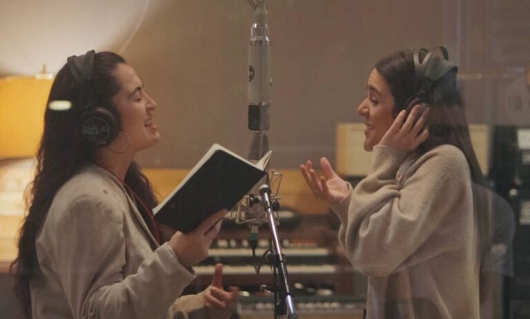Valeria Castro y Silvia Pérez Cruz se unen en la melancólica ‘debe ser’ valeria-castro-y-silvia-perez-cruz-se-unen-en-la-melancolica-‘debe-ser’