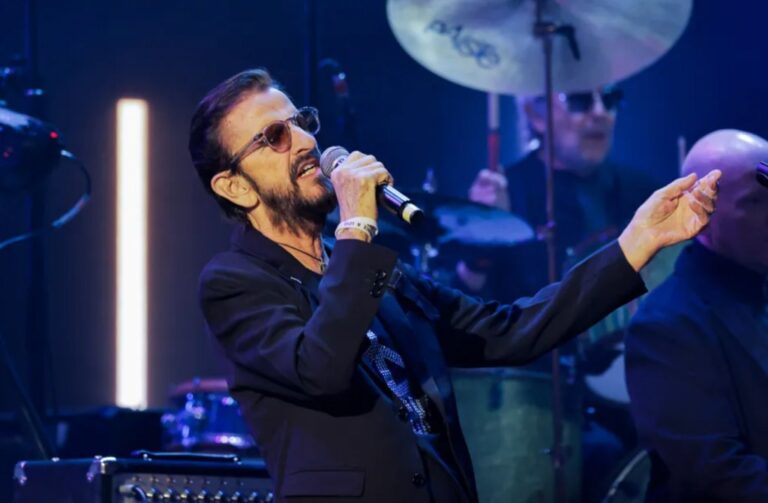 Mira a Ringo Starr interpretar ‘Matchbox’ con Jack White antes de especial ‘Ryman’ en CBS mira-a-ringo-starr-interpretar-‘matchbox’-con-jack-white-antes-de-especial-‘ryman’-en cbs