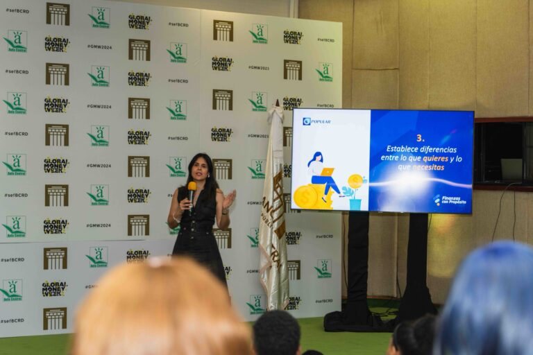 banco-popular-educa-a-ninos-y-jovenes-en-la-semana-economica-y-financiera