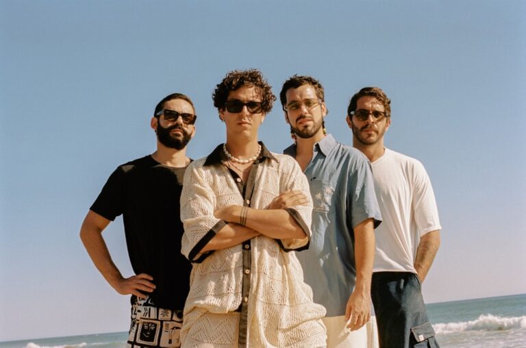 una-guia-de-los-artistas-latinos-que-actuaran-en-coachella 2025