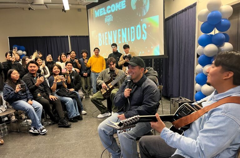 eslabon-armado-se-reune-con-estudiantes-en-ny-y-mas-momentos inspiradores