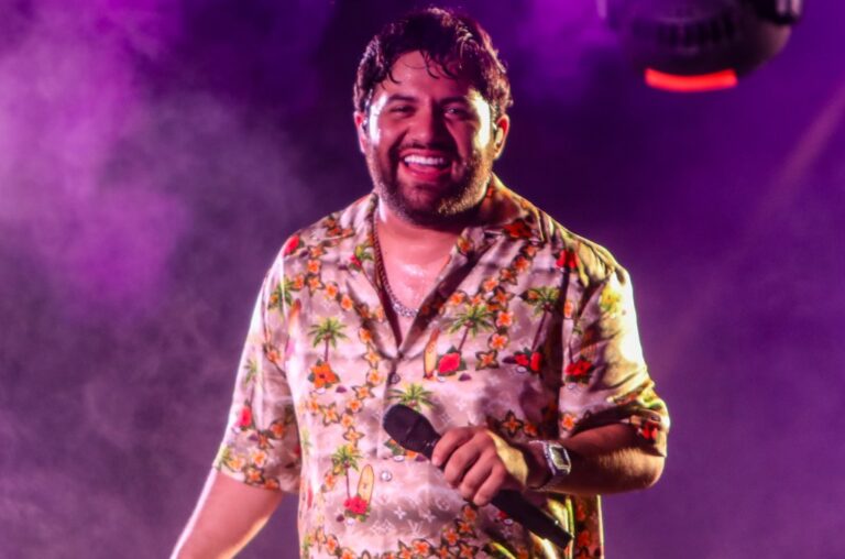 luis-r.-conriquez-se-pronuncia:-‘dijeron-que-si-cantaba-un-corrido-nos-iban-a-apagar-el sonido’