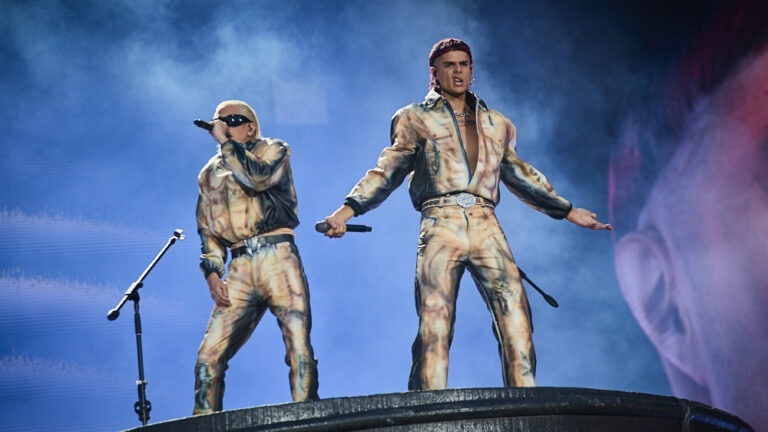 Coachella 2025: cómo ver el show de CA7RIEL & Paco Amoroso (y el resto del festival) en streaming coachella-2025:-como-ver-el-show-de-ca7riel-&-paco-amoroso-(y-el-resto-del-festival)-en-streaming