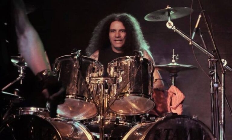 el-exbaterista-de-v8-que-milita-en-la-libertad-avanza:-“la-gente-se-canso-de-que-les-roben”