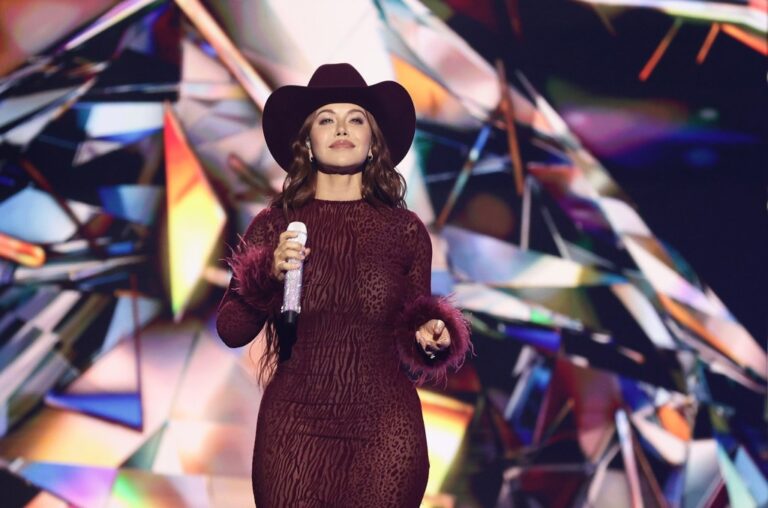 Chiquis canaliza sus raíces y poder en Billboard Mujeres Latinas en la Música 2025 chiquis-canaliza-sus-raices-y-poder-en-billboard-mujeres-latinas-en-la-musica 2025