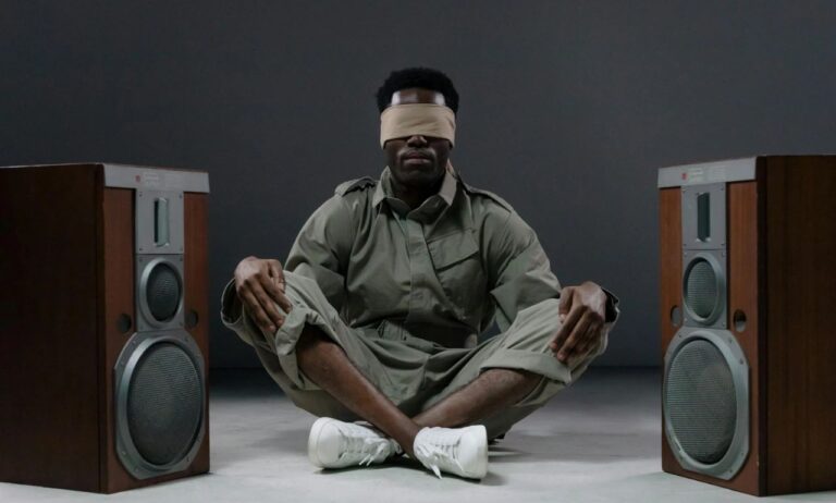 el-fear-of-missing-out-esta-arruinando-tu-forma-de-escuchar-musica