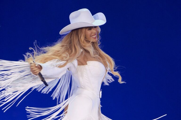 Beyoncé arrasa en L.A. al dar inicio a Cowboy Carter Tour: Reseña y mejores momentos beyonce-arrasa-en-la.-al-dar-inicio-a-cowboy-carter-tour:-resena-y-mejores momentos