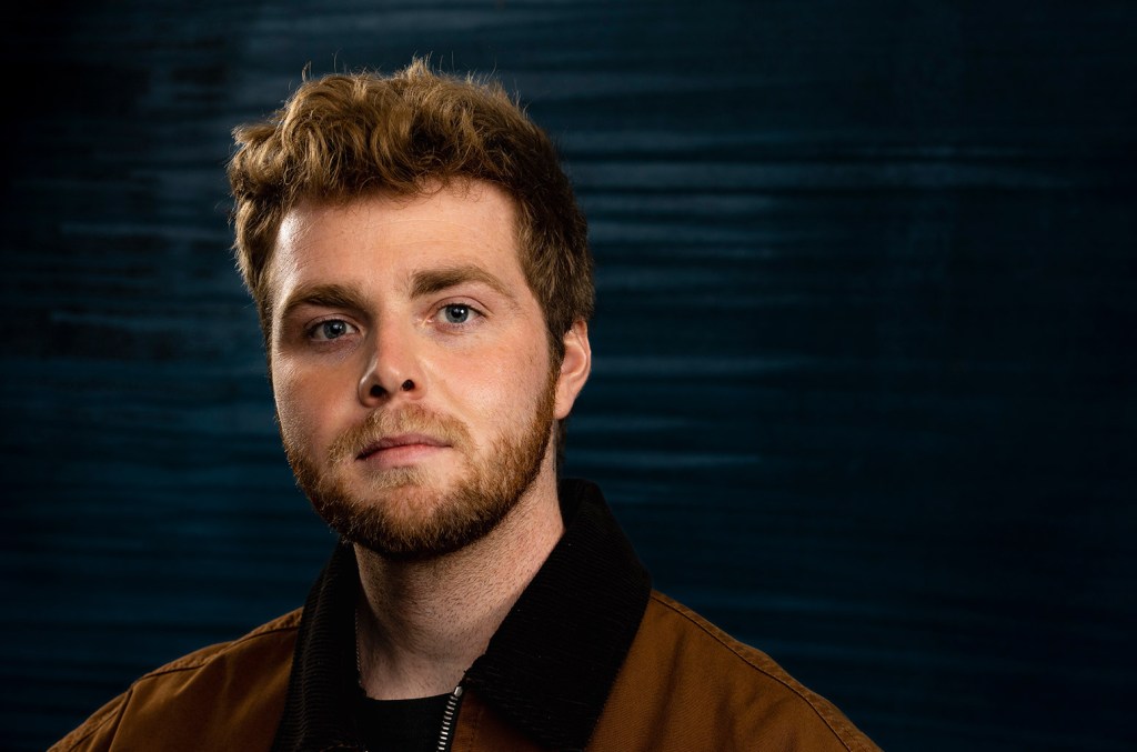 “Ordinary” de Alex Warren: Aquí la letra en español “ordinary”-de-alex-warren:-aqui-la-letra-en espanol