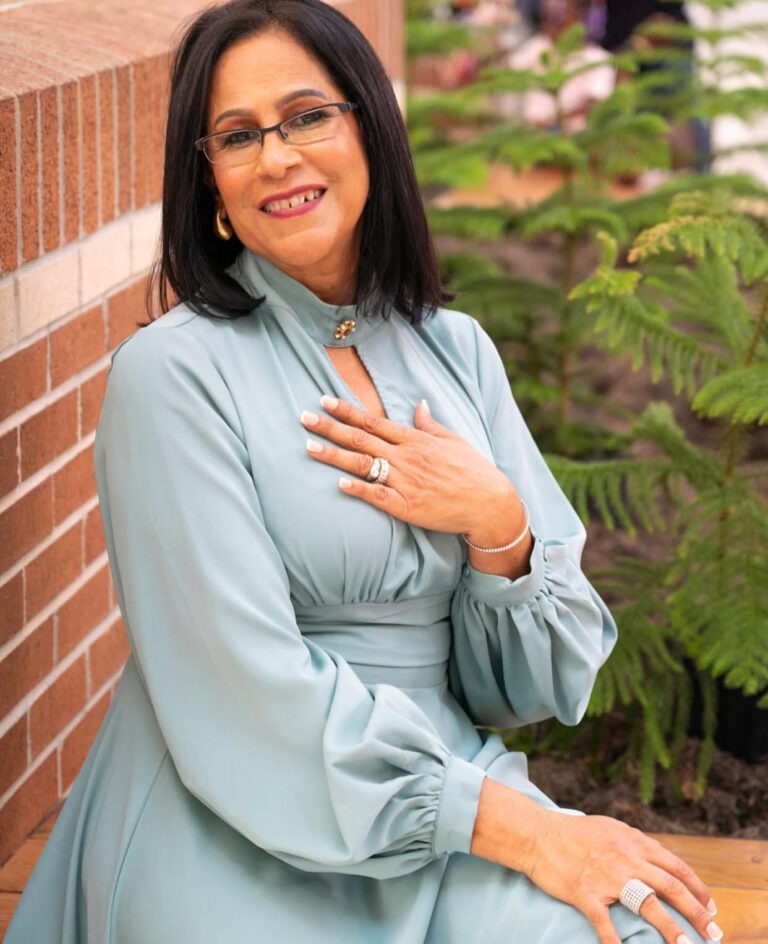 la-terapeuta-dominicana-mary-rodriguez-presenta-su-primer-libro-sanando-corazones,-una-guia-para-la-sanidad-emocional